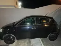 Usata Lancia Ypsilon 60 CV (44 kW) 2017 Nero Utilitaria