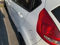 Usata Ford Fiesta 70 CV (51 kW) 2011 Bianco Berlina