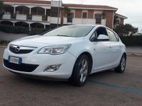 Usata Opel Astra Cosmo 110 CV (80 kW) 2011 Bianco Berlina