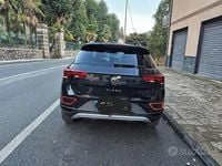 Usata VW T-Roc 110 CV (80 kW) 2023 Nero SUV