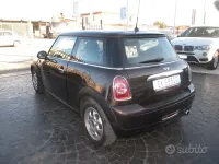 Usata Mini Cooper D 90 CV (66 kW) 2011 Marrone Utilitaria