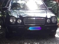 Usata Mercedes E250 113 CV (83 kW) 1998 Nero Station wagon