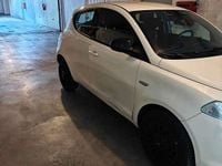 Usata Lancia Ypsilon 80 CV (58 kW) 2015 Bianco Utilitaria