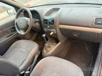 Usata Renault Clio II 2004 Blu Berlina
