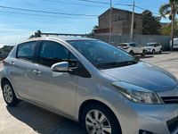 Usata Toyota Yaris 90 CV (66 kW) 2013 Grigio Berlina