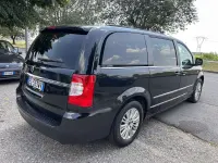 Usata Lancia Voyager Gold 163 CV (119 kW) 2012 Nero Monovolume