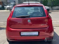 Usado Fiat Grande Punto Dynamic 65 HP (47 kW) 2006 Laranja Citadino