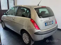 Usata Lancia Ypsilon 60 CV (44 kW) 2005 Grigio Utilitaria