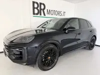 Gebraucht Porsche Cayenne 352 PS (258 kW) 2024 Schwarz SUV