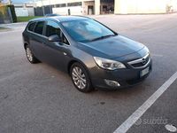 Usata Opel Astra 110 CV (80 kW) 2011 Grigio Berlina