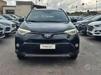 Usata Toyota RAV4 Lounge 143 CV (105 kW) 2017 Nero SUV