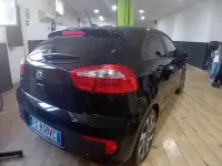 Usata Kia Rio 85 CV (62 kW) 2016 Nero Utilitaria