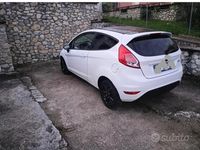 Usata Ford Fiesta 424 CV (311 kW) 2016 Utilitaria