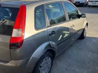 Usata Ford Fiesta Ambiente 75 CV (55 kW) 2004 Marrone Utilitaria
