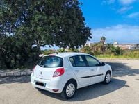 Usata Renault Clio III 68 CV (50 kW) 2010 Bianco Utilitaria
