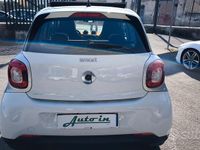 Usata Smart ForFour Passion 71 CV (52 kW) 2015 Bianco Utilitaria