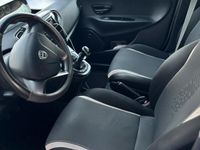 Usata Lancia Ypsilon 80 CV (58 kW) 2015 Bianco Utilitaria