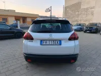 Usata Peugeot 2008 S 120 CV (88 kW) 2017 Bianco SUV