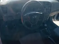 Usata Hyundai i20 75 CV (55 kW) 2017 Grigio Berlina