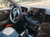 Usata VW T-Roc R-line 116 CV (85 kW) 2024 Blu SUV