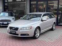 Usata Volvo V70 Momentum 163 CV (119 kW) 2009 Argento Station wagon