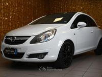 Usata Opel Corsa Cosmo 80 CV (58 kW) 2009 Bianco Utilitaria