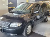 Usata Chrysler Voyager 141 CV (103 kW) 2001 Grigio Monovolume