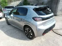 Usata Peugeot 208 Allure 101 CV (74 kW) 2024 Argento Utilitaria