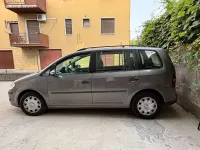 Usata VW Touran Conceptline 105 CV (77 kW) 2010 Grigio Monovolume