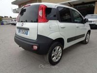 Usata Fiat Panda 4x4 Pop 80 CV (58 kW) 2016 Bianco Utilitaria