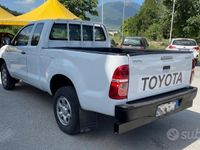 usata Toyota HiLux 2.4 D 4x4