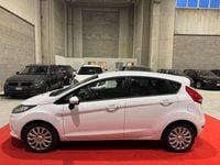 Usata Ford Fiesta Titanium 95 CV (69 kW) 2009 Bianco Utilitaria