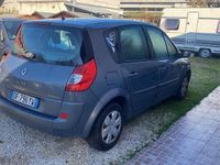 Usata Renault Scénic II 104 CV (76 kW) 2007 Argento Monovolume