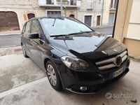 Käytetty Mercedes B200 136 HP (100 kW) 2014 Musta Tila-auto