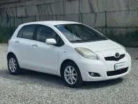 Usata Toyota Yaris Sol 101 CV (74 kW) 2011 Bianco Utilitaria
