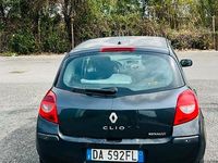 Usata Renault Clio II Luxe 86 CV (63 kW) 2006 Nero Berlina