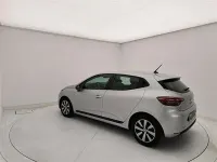 Usata Renault Clio Equilibre 145 CV (106 kW) 2022 Grigio chiaro Utilitaria