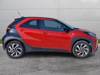 Usata Toyota Aygo X Trend 72 CV (52 kW) 2025 Rosso  tetto nero SUV