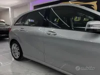 Usata Mercedes B180 Premium 109 CV (80 kW) 2013 Grigio Utilitaria