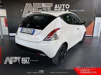 Usata Lancia Ypsilon Silver 70 CV (51 kW) 2022 Bianco Utilitaria