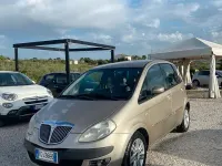Usata Lancia Musa 90 CV (66 kW) 2007 Giallo Monovolume