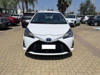 Usata Toyota Yaris Hybrid Business Edition 73 CV (53 kW) 2020 Bianco Berlina
