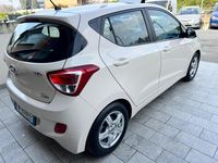 Usata Hyundai i10 Style 66 CV (48 kW) 2014 Beige Utilitaria