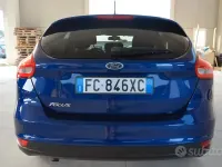 Usata Ford Focus Titanium 120 CV (88 kW) 2016 Blu Berlina