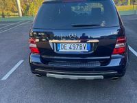 Usata Mercedes ML320 224 CV (164 kW) 2006 Blu SUV