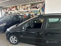Usata Peugeot 207 73 CV (53 kW) 2010 Nero Berlina