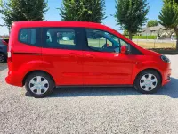 Usata Ford Tourneo Courier Sport 75 CV (55 kW) 2017 Rosso Monovolume