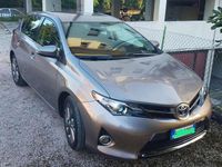 Usata Toyota Auris Hybrid Active 99 CV (72 kW) 2013 Bronzo Berlina