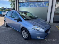 Usata Fiat Grande Punto Emotion 90 CV (66 kW) 2006 Bluazzurro Utilitaria