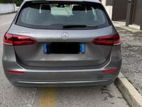 Usata Mercedes B180 116 CV (85 kW) 2019 Grigio Monovolume